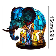 Lade das Bild in den Galerie-Viewer, LeuchtElefant - handgefertigte Lampe, die Herzen erstrahlen lässt
